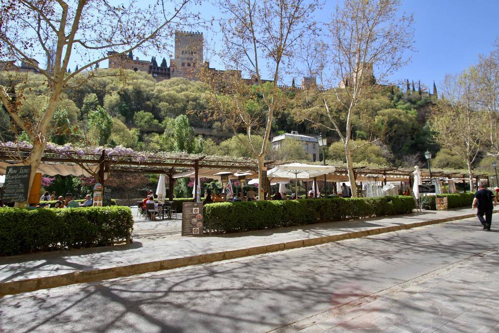 Apartamentos Inside Paseo De Los Tristes Granada Exterior photo