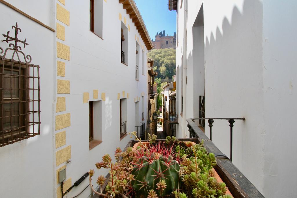 Apartamentos Inside Paseo De Los Tristes Granada Exterior photo